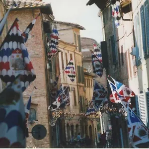 https://la-casa-in-camollia.it-tuscanyhotel.com